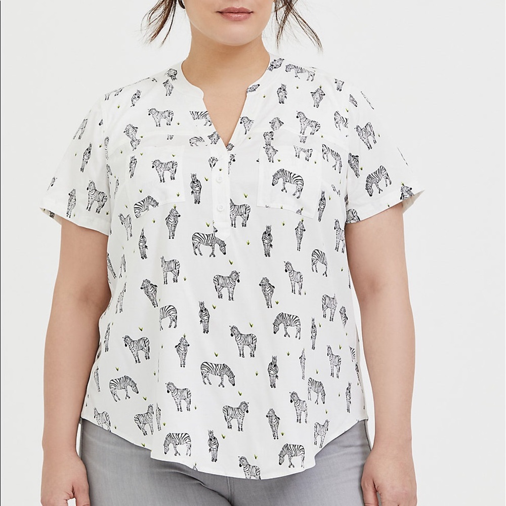 {Torrid} NWT Harper Zebra Challis Pullover Blouse - Picture 1 of 9